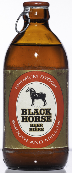 imagen de cerbeza en botella marca Black Horse